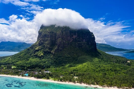 Mauritius Underwater Waterfall